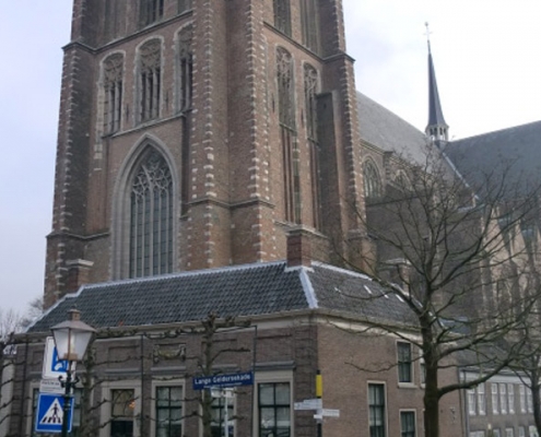 Kerktoren en carillon in Dordrecht